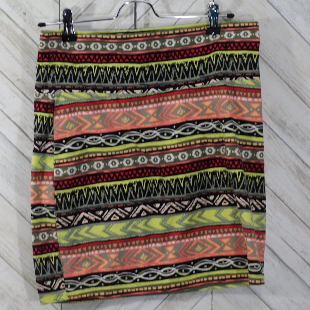 Charlotte Russe body con graphic skirt size L